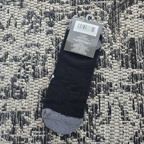 Skull Socks - Picture 2 of 3